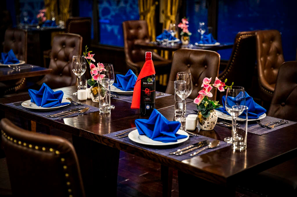 Capture the authentic charm of La Pandora’s cultural scene